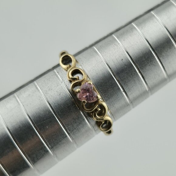 10K Yellow Gold Ring Heart Shaped Pink CZ Stone Size 7.5 1g Vintage